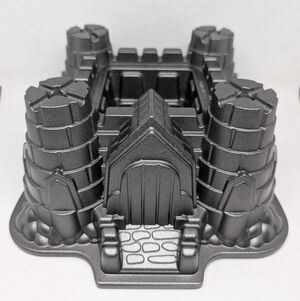 Nordic Ware‎ 10 Cup Castle Bundt Baking Pan